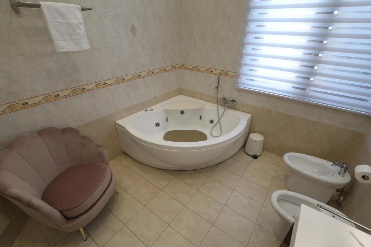 A Casa Bed & Breakfast